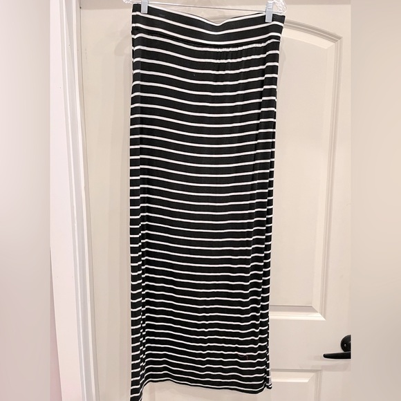 a.n.a striped maxi skirt - Picture 2 of 3